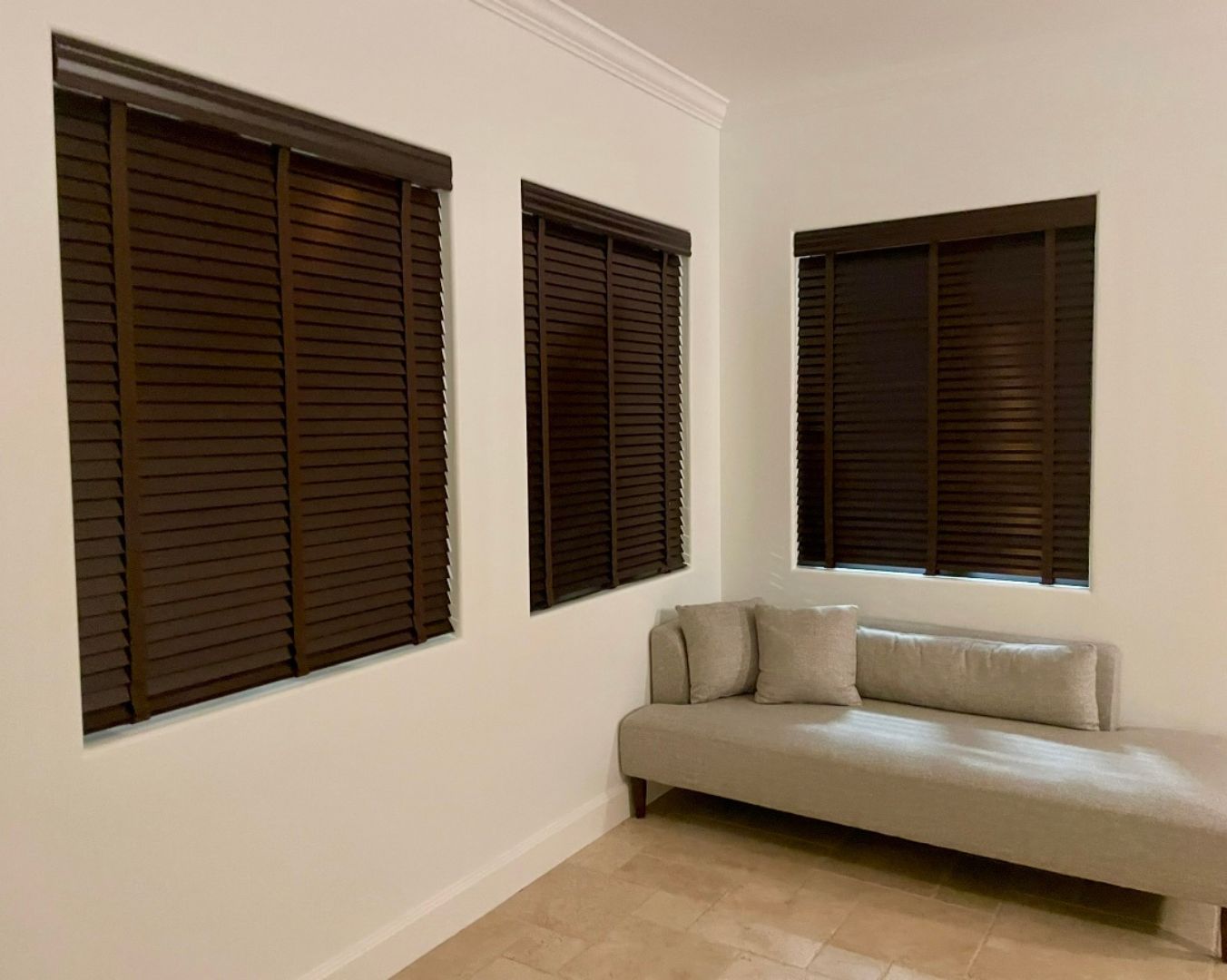 What Exactly Does the Size of the Slats on Window Blinds in Tustin Affect?